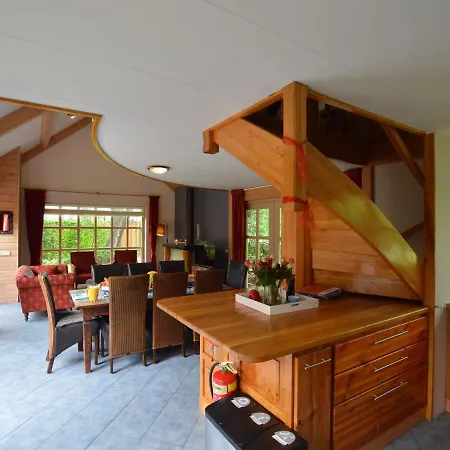 Spacious In With Garden