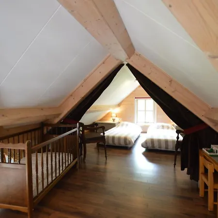 Дом отдыха Spacious In With Garden Эрп