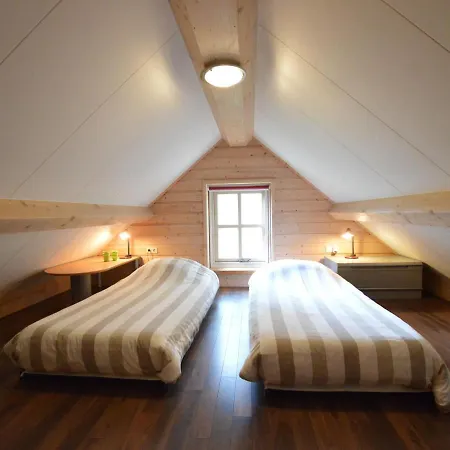 Дом отдыха Spacious In With Garden Эрп