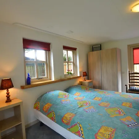 Spacious In With Garden