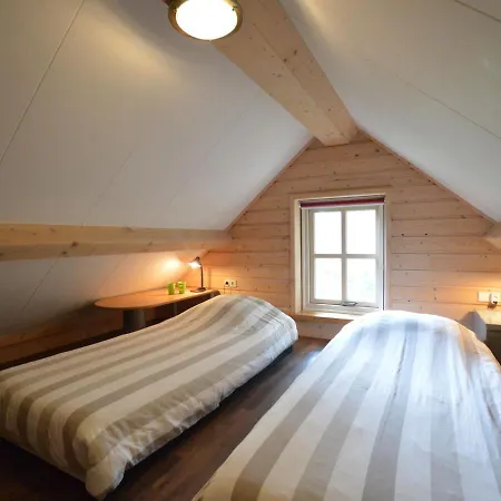 Spacious In With Garden