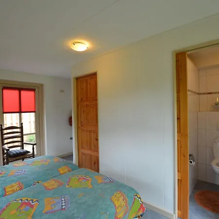 Spacious In With Garden *